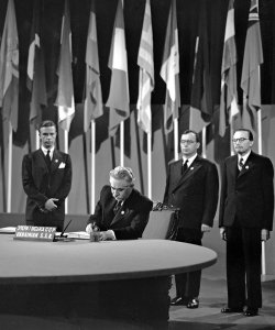 Dmytro Manuyilskyy, Ukrainian SSR FM signing the UN Charter on 26 June 1945