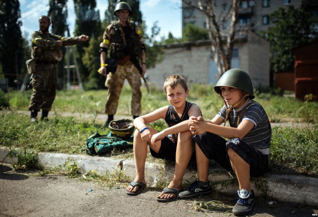 children in warzone
